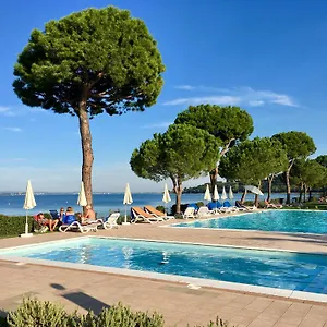 le-corti-del-lago.it-lombardy.com/